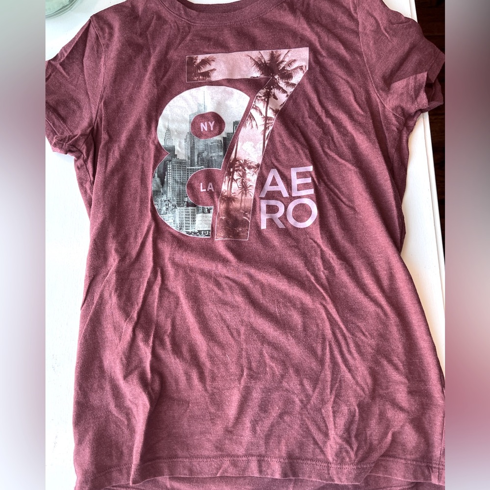Aeropostale burgundy T-shirt, Size L